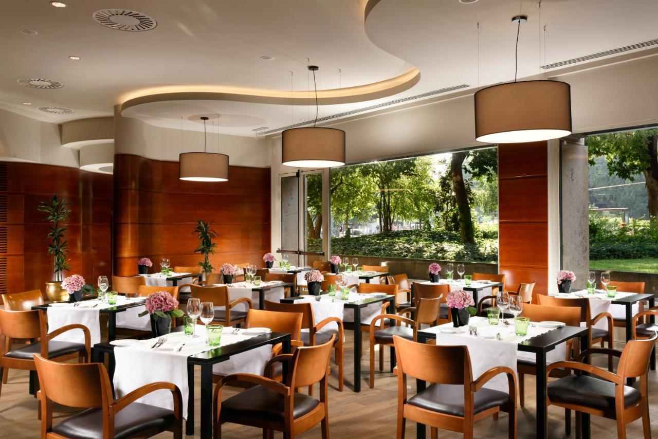 UNAHOTELS Cusani Milano Esterno foto