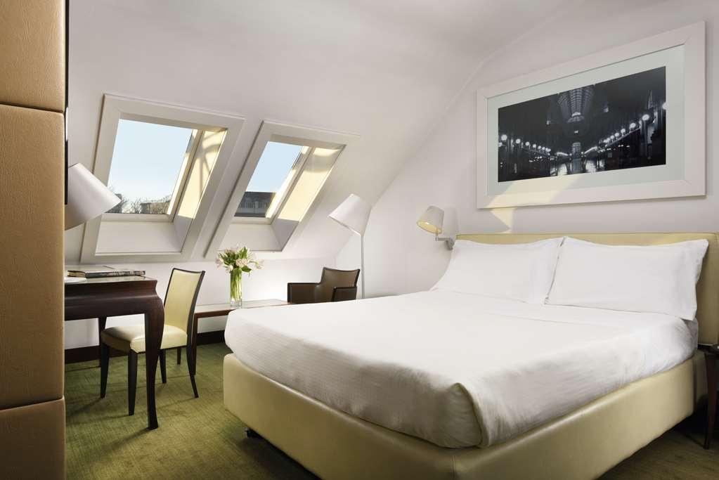 UNAHOTELS Cusani Milano Camera foto