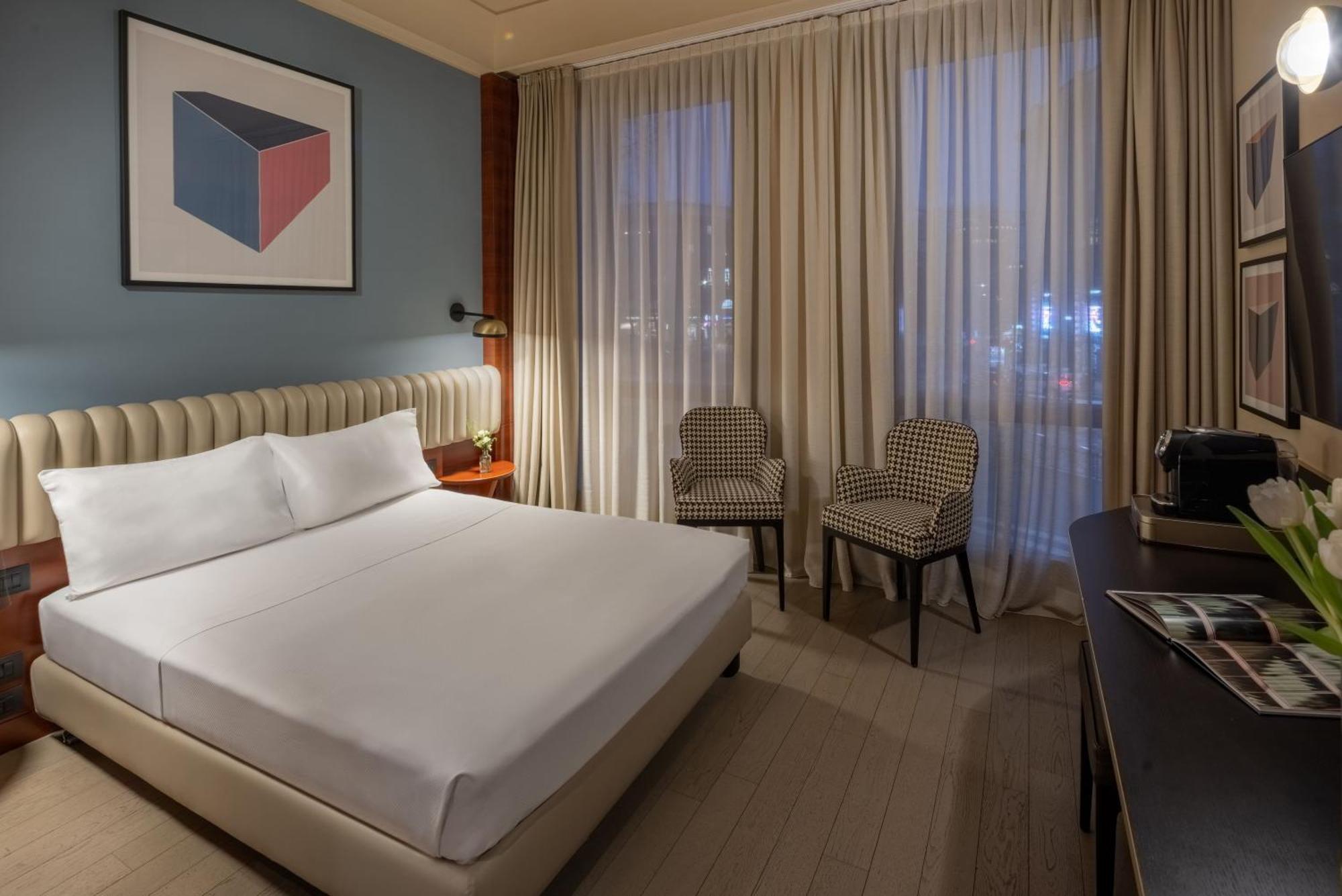 UNAHOTELS Cusani Milano Esterno foto