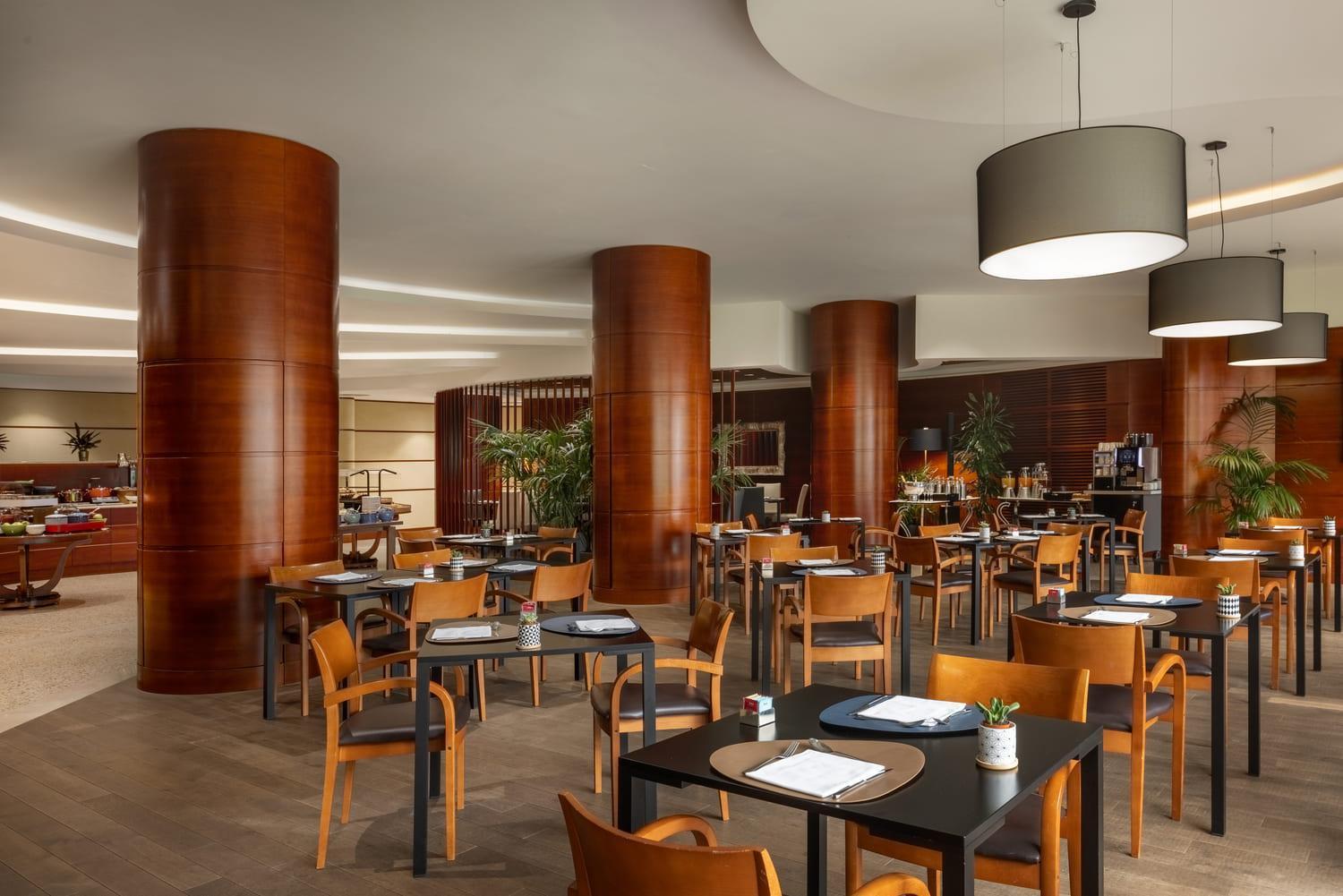 UNAHOTELS Cusani Milano Esterno foto