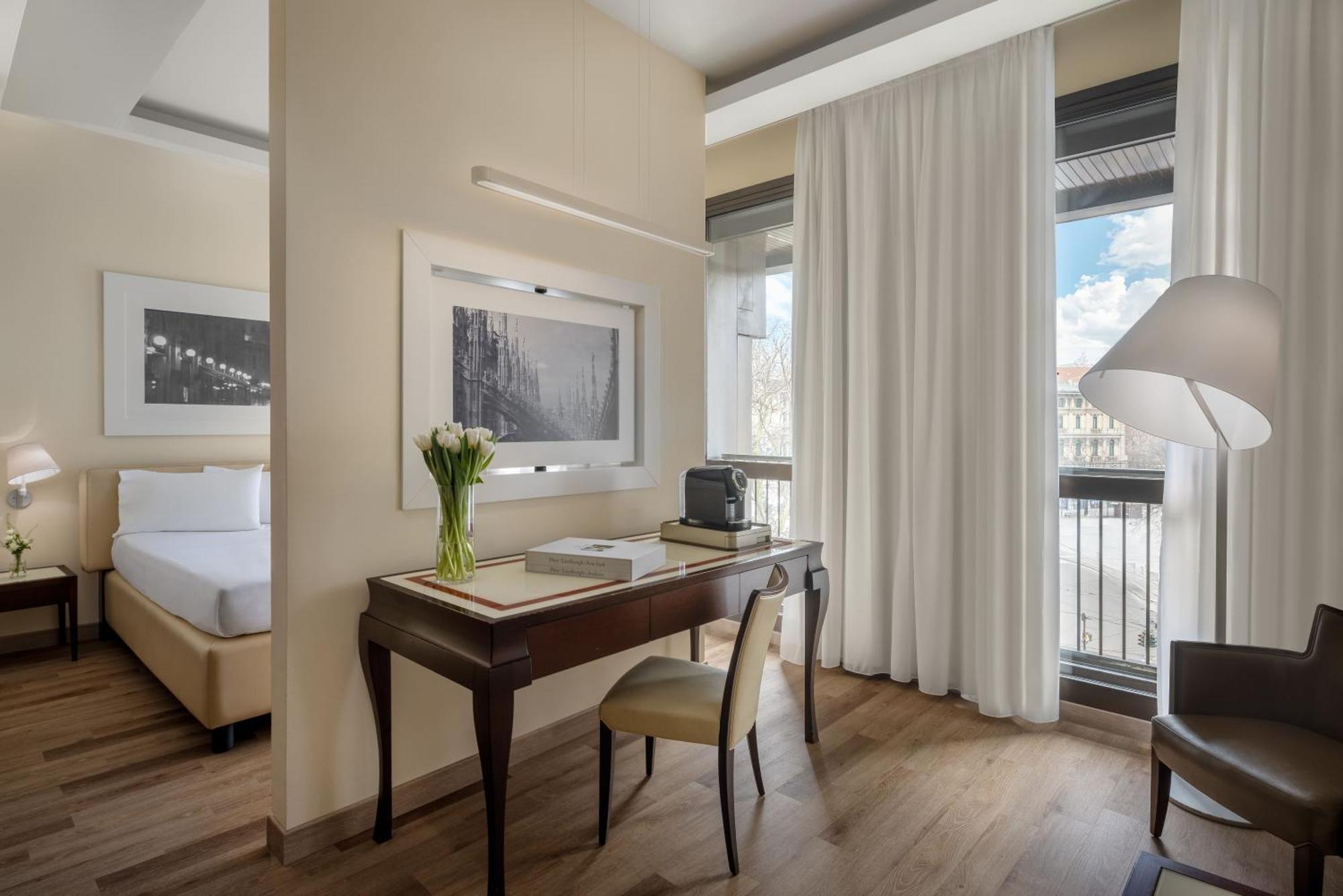UNAHOTELS Cusani Milano Esterno foto
