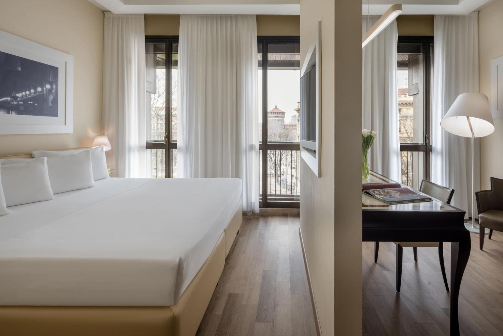 UNAHOTELS Cusani Milano Esterno foto